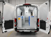 01_Ford Transit L3 H2 per duplicazione chiavi con rivestimenti e arredi Syncro su misura