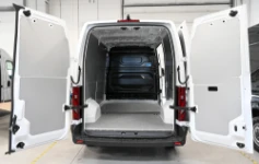 01_Renault Master 2024 con rivestimenti su misura Syncro System 