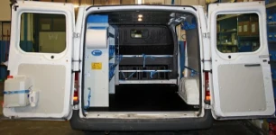 IMMAGINE VEICOLO COMMERCIALE FORD TRANSIT 2000 L1 H1 05a