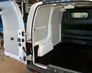 Pianale in legno e pannelli laterali in lamiera per NISSAN NV200