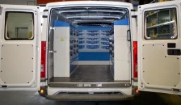 Scaffalature e cassettiere per furgoni su IVECO DAILY 2000 L2 H1 01a